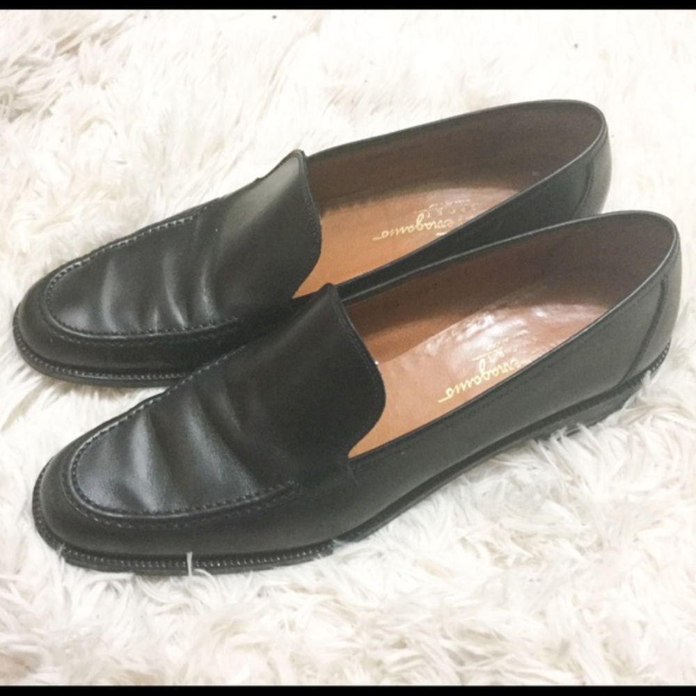 Vintage Salvatore Ferragamo Flats - Picture 2 of 4